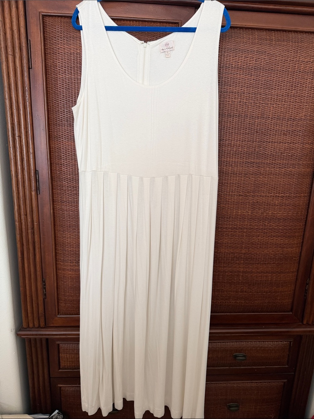 Hot in Hollywood Sleeveless White/Cream Pleated Maxi Dress